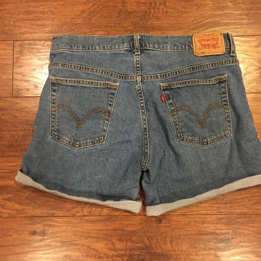 LEVI'S JEAN SHORTS